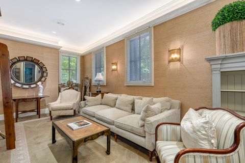 Tiny photo for 401 W Dickens Avenue, Chicago, IL 60614 (MLS # 12392156)