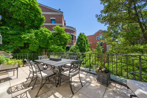 Tiny photo for 401 W Dickens Avenue, Chicago, IL 60614 (MLS # 12392156)