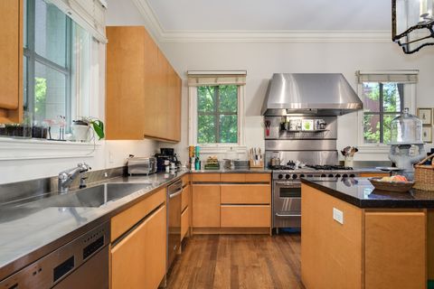 Tiny photo for 401 W Dickens Avenue, Chicago, IL 60614 (MLS # 12392156)