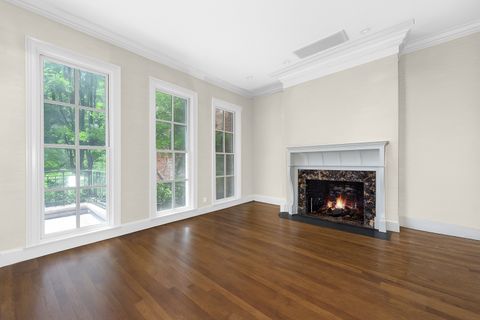 Tiny photo for 401 W Dickens Avenue, Chicago, IL 60614 (MLS # 12392156)