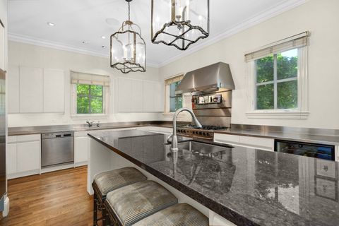 Tiny photo for 401 W Dickens Avenue, Chicago, IL 60614 (MLS # 12392156)