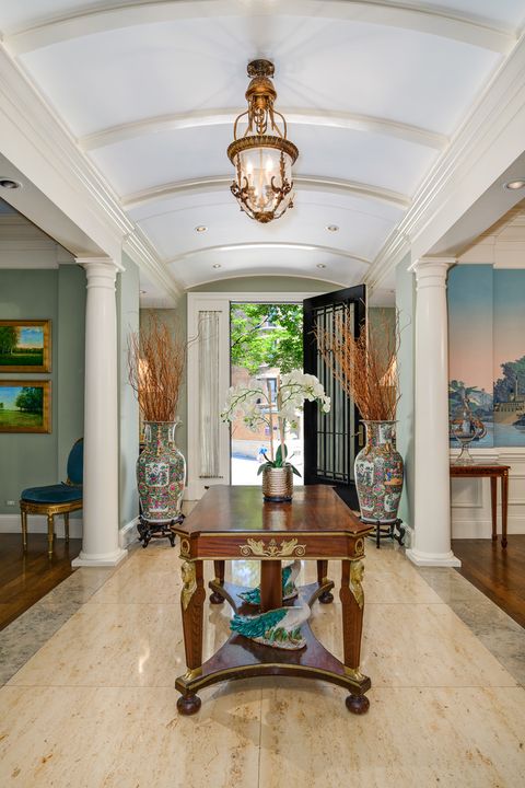 Tiny photo for 401 W Dickens Avenue, Chicago, IL 60614 (MLS # 12392156)