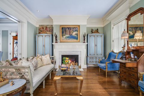 Tiny photo for 401 W Dickens Avenue, Chicago, IL 60614 (MLS # 12392156)
