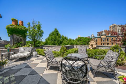 Tiny photo for 401 W Dickens Avenue, Chicago, IL 60614 (MLS # 12392156)