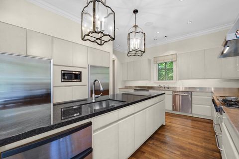 Tiny photo for 401 W Dickens Avenue, Chicago, IL 60614 (MLS # 12392156)