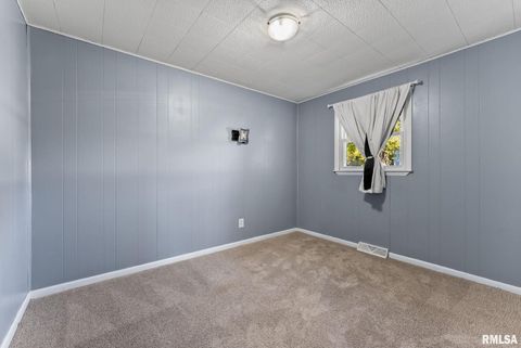 Tiny photo for 1215 WISCONSIN Street, Le Claire, IA 52753 (MLS # QC4268565)