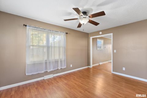 Tiny photo for 1215 WISCONSIN Street, Le Claire, IA 52753 (MLS # QC4268565)