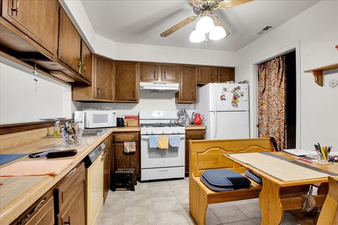 Tiny photo for 11301 Sycamore Lane #64B, Palos Hills, IL 60465 (MLS # 12613029)