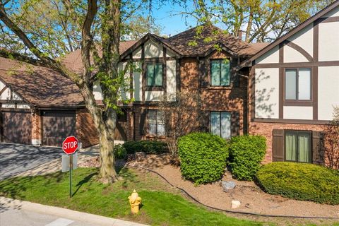 Photo of 11301 Sycamore Lane #64B, Palos Hills, IL 60465 (MLS # 12613029)