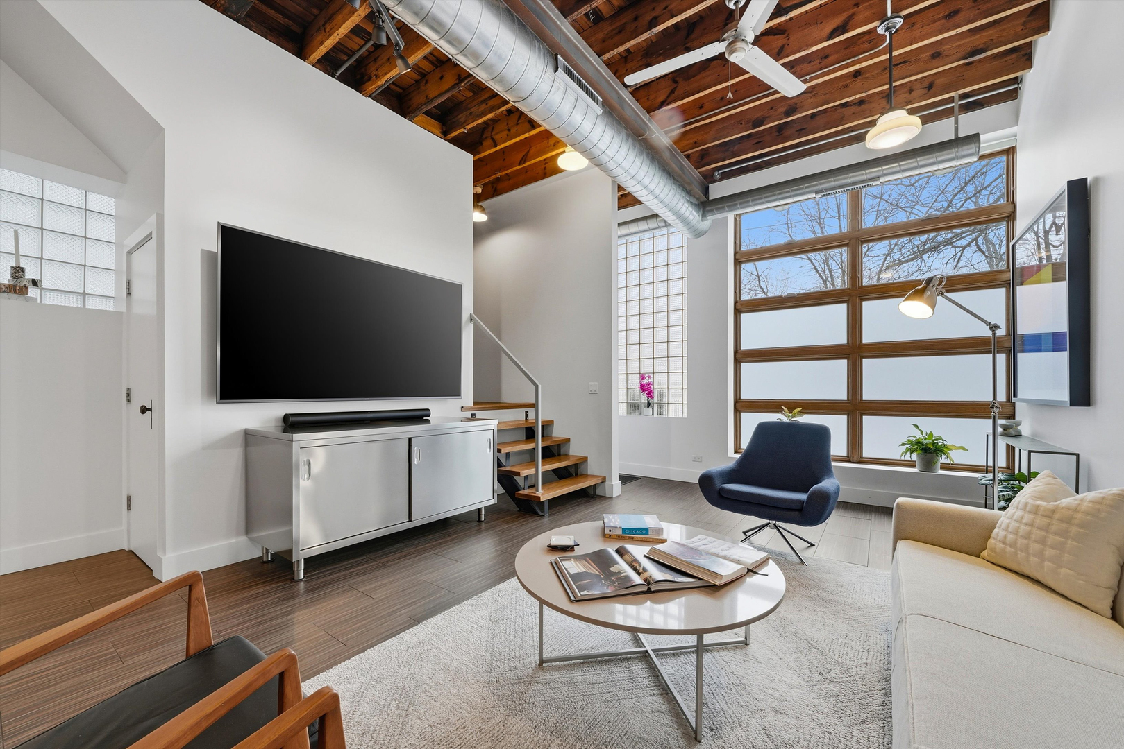 1220 W Hubbard Street