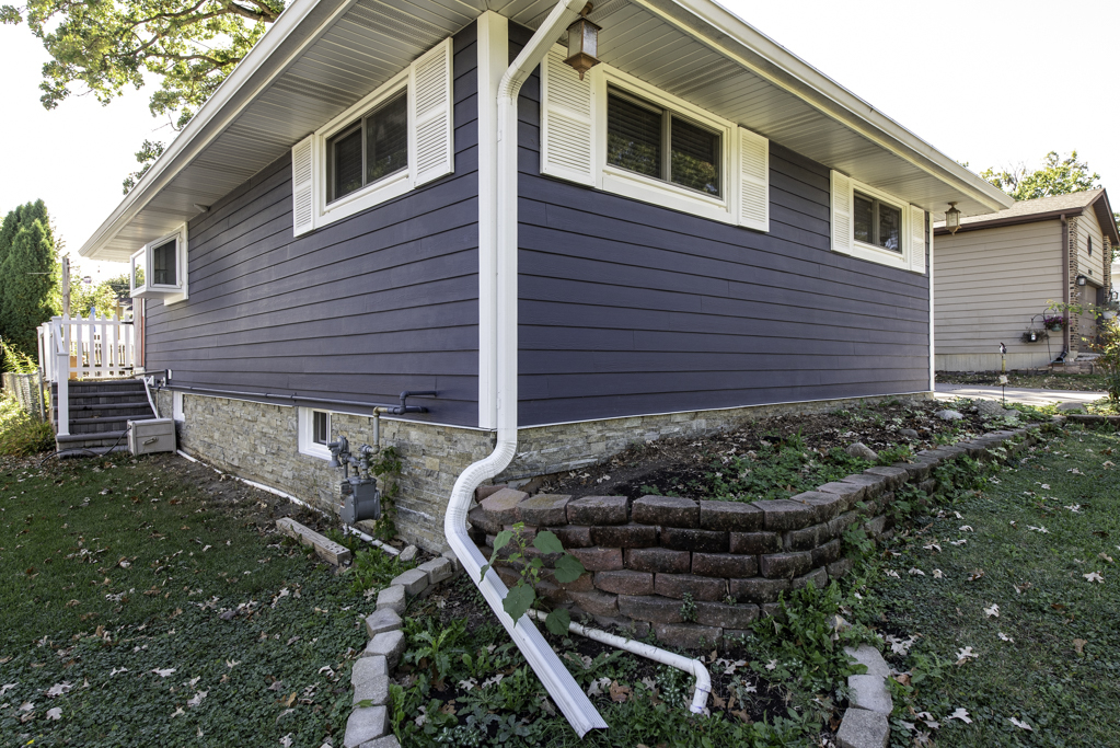 18225 W Lindenwood Drive