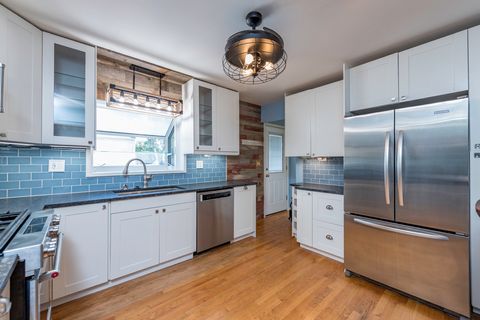 Tiny photo for 18225 W Lindenwood Drive, Grayslake, IL 60030 (MLS # 12486746)