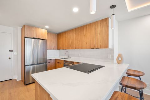 Tiny photo for 88 W Schiller Street #2907L, Chicago, IL 60610 (MLS # 12491081)