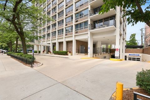 Tiny photo for 88 W Schiller Street #2907L, Chicago, IL 60610 (MLS # 12491081)