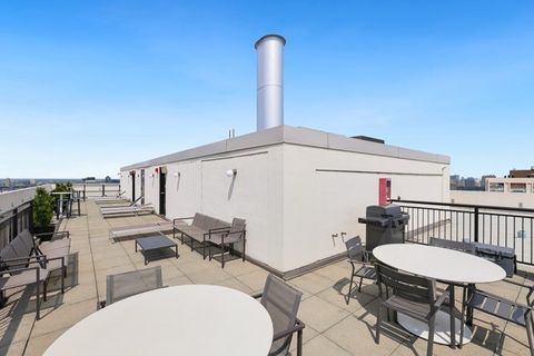 Tiny photo for 88 W Schiller Street #2907L, Chicago, IL 60610 (MLS # 12491081)