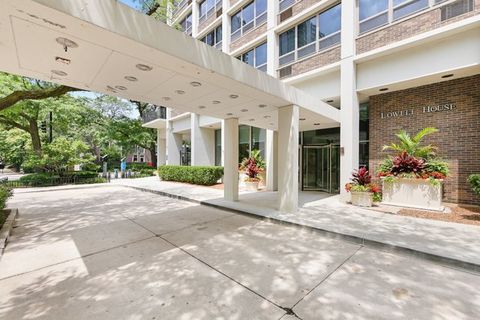 Tiny photo for 88 W Schiller Street #2907L, Chicago, IL 60610 (MLS # 12491081)