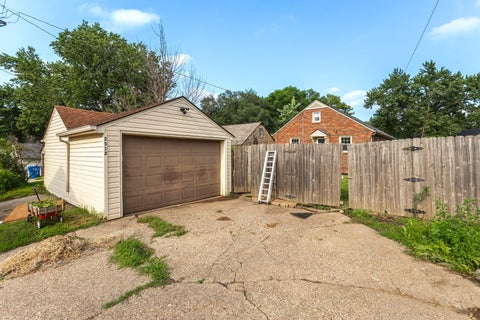 Tiny photo for 2512 N Howell Street, Davenport, IA 50804 (MLS # 12685075)