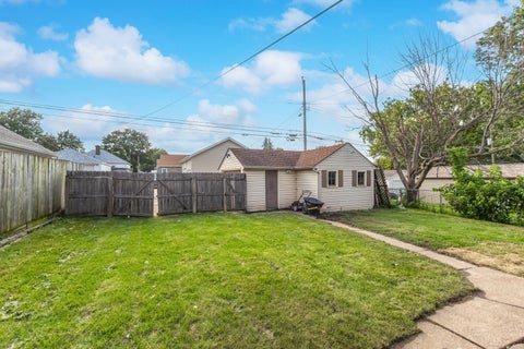 Tiny photo for 2512 N Howell Street, Davenport, IA 50804 (MLS # 12685075)