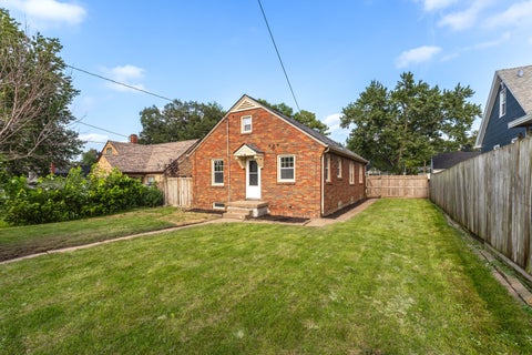 Tiny photo for 2512 N Howell Street, Davenport, IA 50804 (MLS # 12685075)