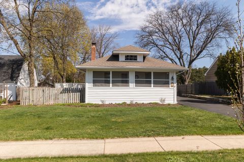 Photo of 219 W Oak Avenue, Wheaton, IL 60187 (MLS # 12624042)