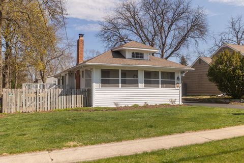 Tiny photo for 219 W Oak Avenue, Wheaton, IL 60187 (MLS # 12624042)