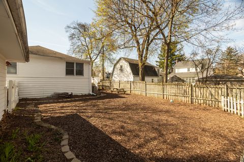 Tiny photo for 219 W Oak Avenue, Wheaton, IL 60187 (MLS # 12624042)