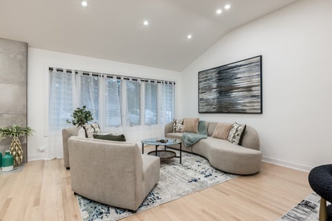 Tiny photo for 621 N Hamlin Avenue, Park Ridge, IL 60068 (MLS # 12786095)