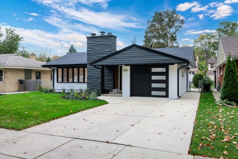 Tiny photo for 621 N Hamlin Avenue, Park Ridge, IL 60068 (MLS # 12786095)