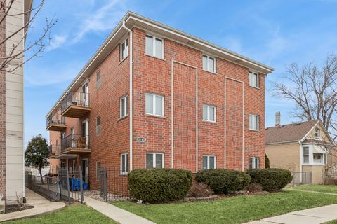 Photo of 2740 N 74th Court #2E, Elmwood Park, IL 60707 (MLS # 12573938)