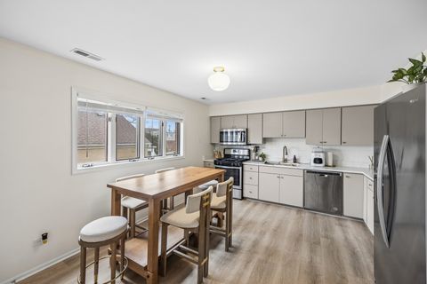 Tiny photo for 2740 N 74th Court #2E, Elmwood Park, IL 60707 (MLS # 12573938)