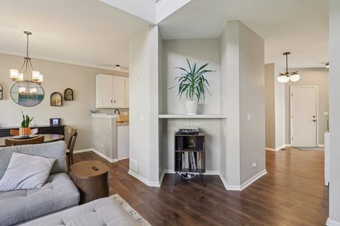 Tiny photo for 416 JAMESTOWN Court, Aurora, IL 60502 (MLS # 12467270)