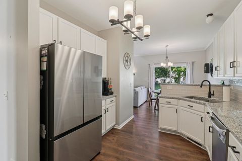 Tiny photo for 416 JAMESTOWN Court, Aurora, IL 60502 (MLS # 12467270)