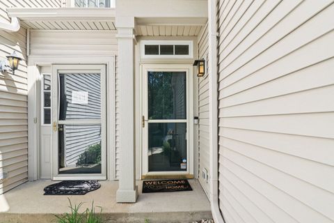 Tiny photo for 416 JAMESTOWN Court, Aurora, IL 60502 (MLS # 12467270)