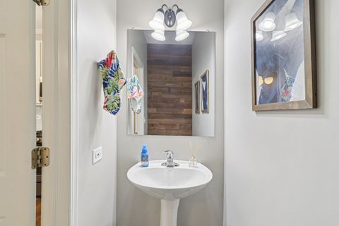 Tiny photo for 416 JAMESTOWN Court, Aurora, IL 60502 (MLS # 12467270)