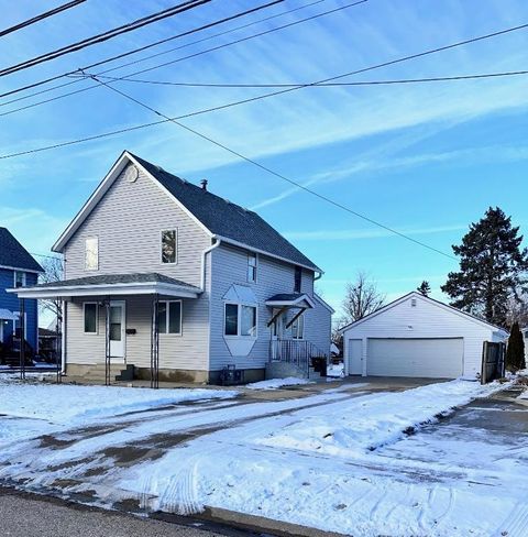 919 Esther Avenue Sycamore IL 60178