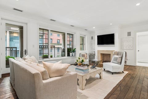 Tiny photo for 190 E WALTON Street #302, Chicago, IL 60611 (MLS # 12724415)