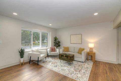 Tiny photo for 600 Sussex Lane, Crystal Lake, IL 60014 (MLS # 12495194)