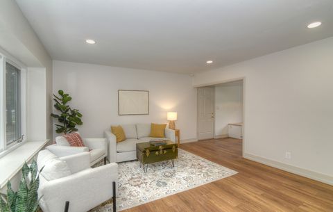 Tiny photo for 600 Sussex Lane, Crystal Lake, IL 60014 (MLS # 12495194)