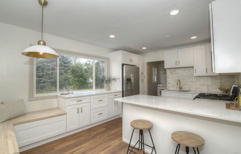 Tiny photo for 600 Sussex Lane, Crystal Lake, IL 60014 (MLS # 12495194)