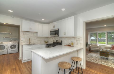 Tiny photo for 600 Sussex Lane, Crystal Lake, IL 60014 (MLS # 12495194)