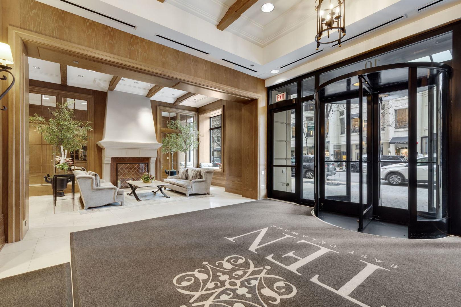 10 E DELAWARE Place 23C