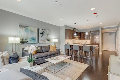 Tiny photo for 10 E DELAWARE Place #23C, Chicago, IL 60611 (MLS # 12581164)