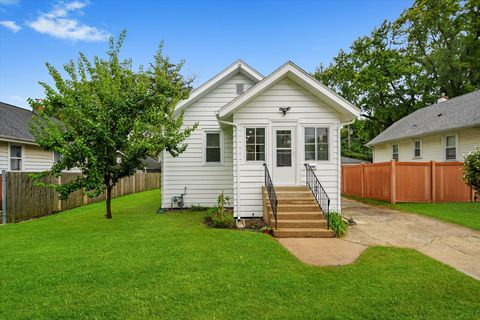 Photo of 128 S Oakland, Elmhurst, IL 60126 (MLS # 12465121)