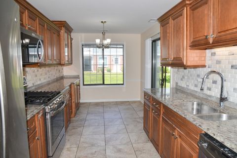 Tiny photo for Arlington Heights, IL 60004 (MLS # 12658654)