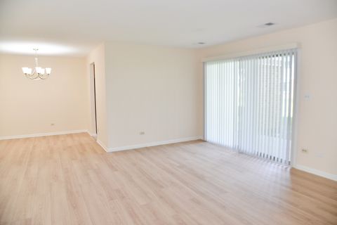Tiny photo for Arlington Heights, IL 60004 (MLS # 12658654)