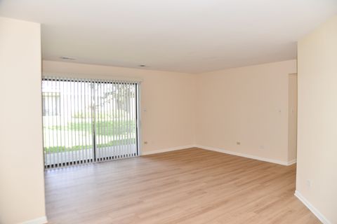 Tiny photo for Arlington Heights, IL 60004 (MLS # 12658654)
