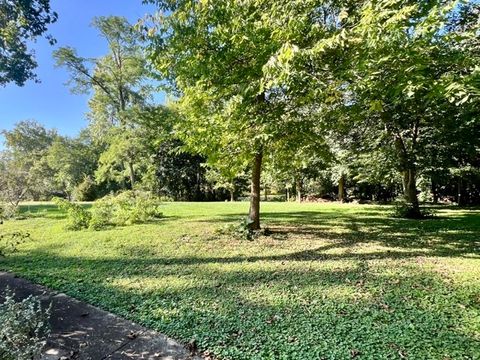 Tiny photo for 34 Lake Drive, West Chicago, IL 60185 (MLS # 12492314)
