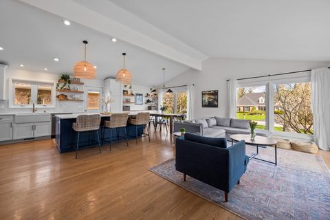 Tiny photo for 161 E Stone Avenue, Lake Forest, IL 60045 (MLS # 12619667)