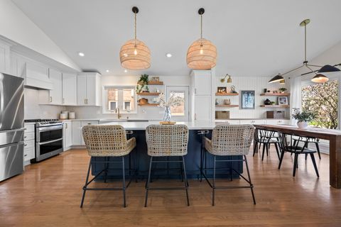 Tiny photo for 161 E Stone Avenue, Lake Forest, IL 60045 (MLS # 12619667)