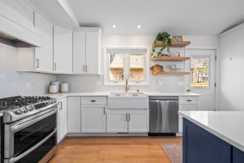 Tiny photo for 161 E Stone Avenue, Lake Forest, IL 60045 (MLS # 12619667)